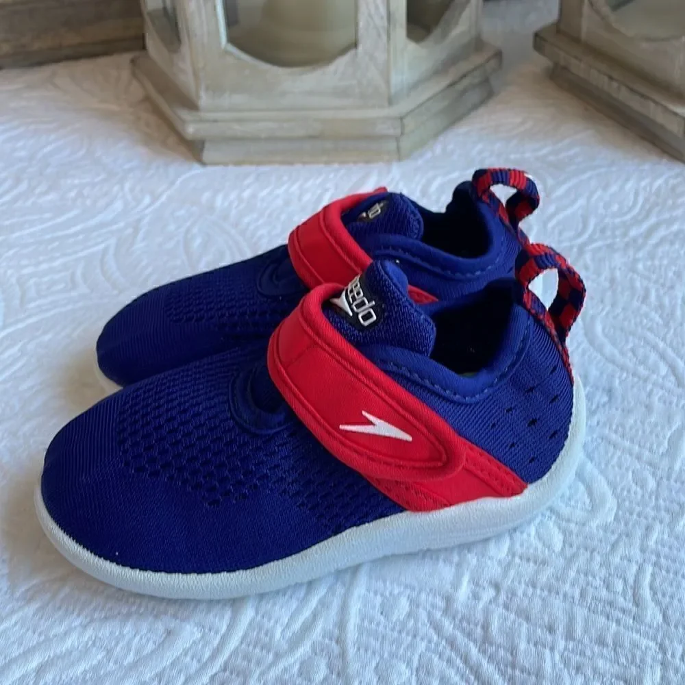 Speedo Water Shoes - S - NWOT